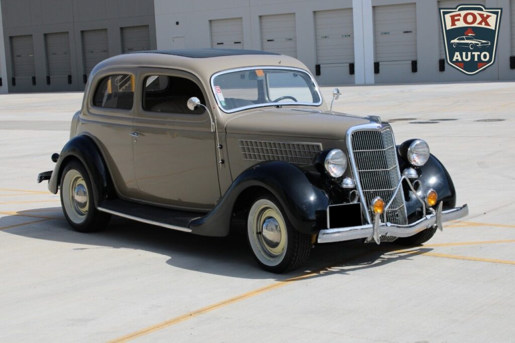 1935 Ford Tudor